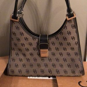 EUC Dooney & Bourke handbag